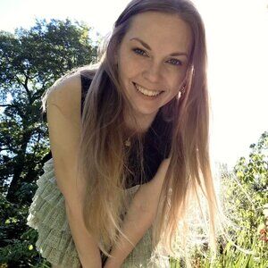 Meet your Posher, Kyong